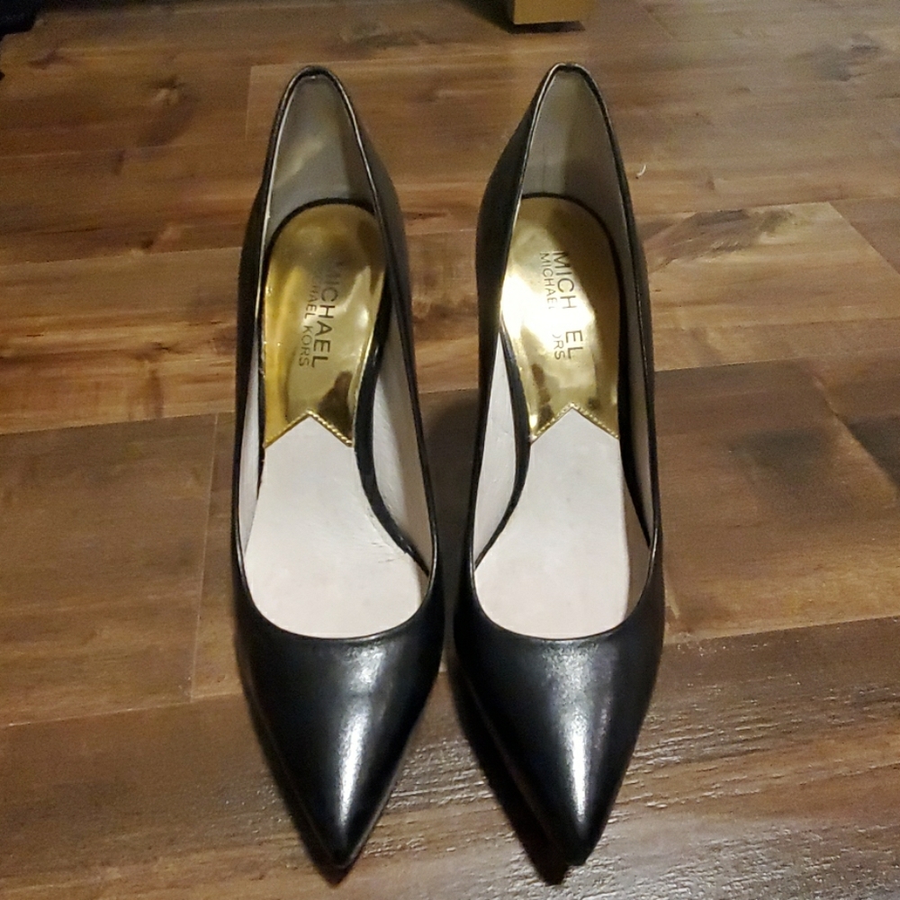 Michael Kors Black Pointed-Toe Leather Pumps